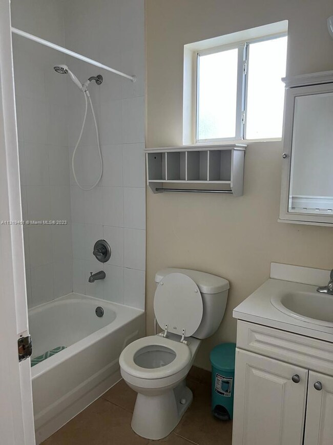 853 SW 2nd St unit 210, Miami, FL 33130 - photo 5