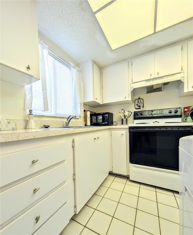 3559 Lake Bayshore Dr unit J-204, Bradenton, FL 34205 - photo 4