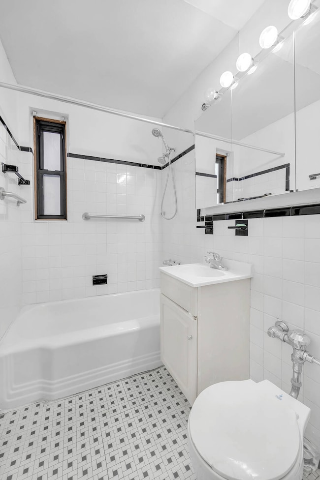 102-32 65th Ave unit A34, Forest Hills, NY 11375 - photo 2