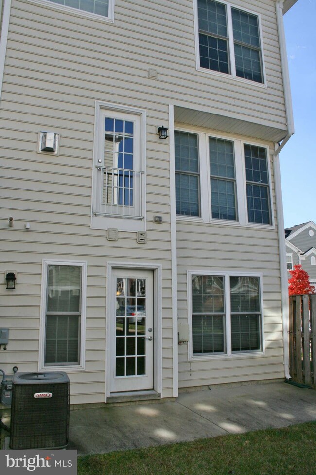 14659 Crossfield Way unit 165A, Woodbridge, VA 22191 - photo 6