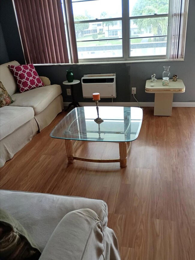 279 Camden L, West Palm Beach, FL 33417 - photo 5