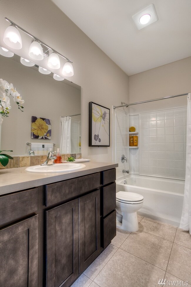 109 Walnut Ave SW unit 8, Orting, WA 98360 - photo 4