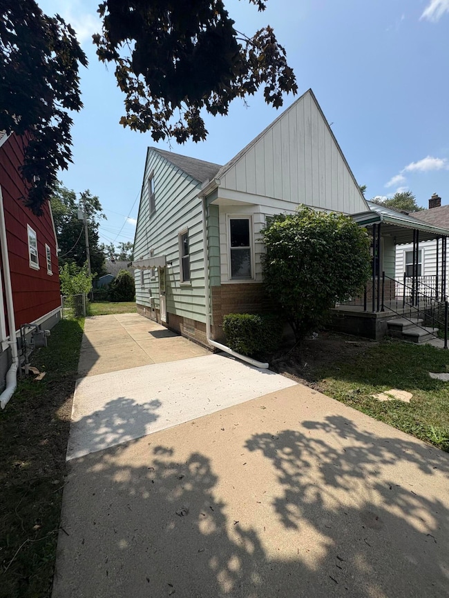 12937 Pullman St, Southgate, MI 48195 - photo 2