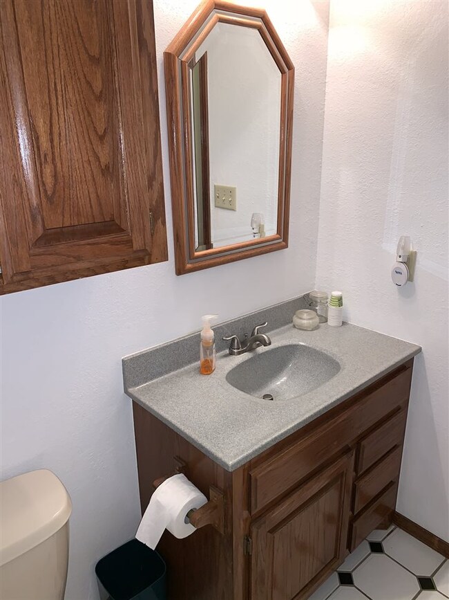 100 E C Ave, Cache, OK 73527 - photo 5