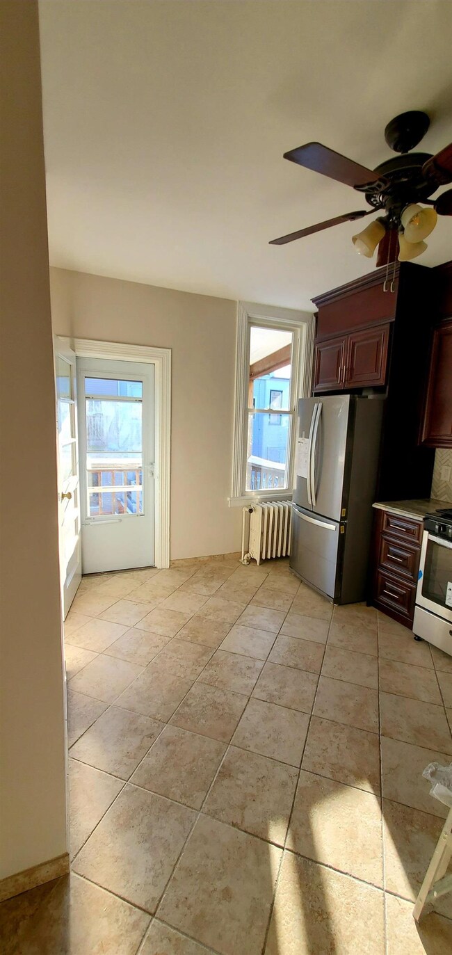 127 Oak St unit 1, Weehawken, NJ 07086 - photo 4
