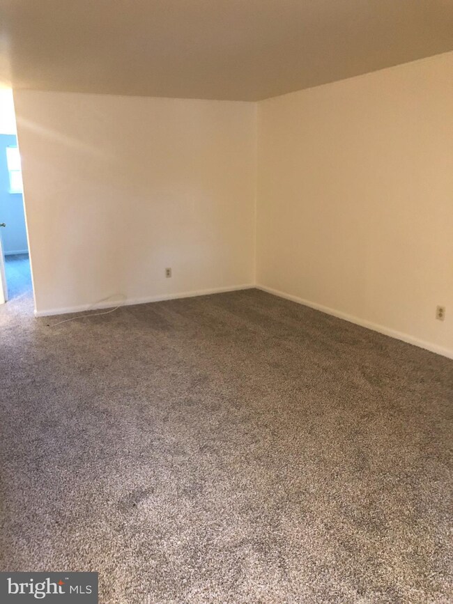 3232 Albemarle Ave unit LOWER UNIT, Drexel Hill, PA 19026 - photo 5