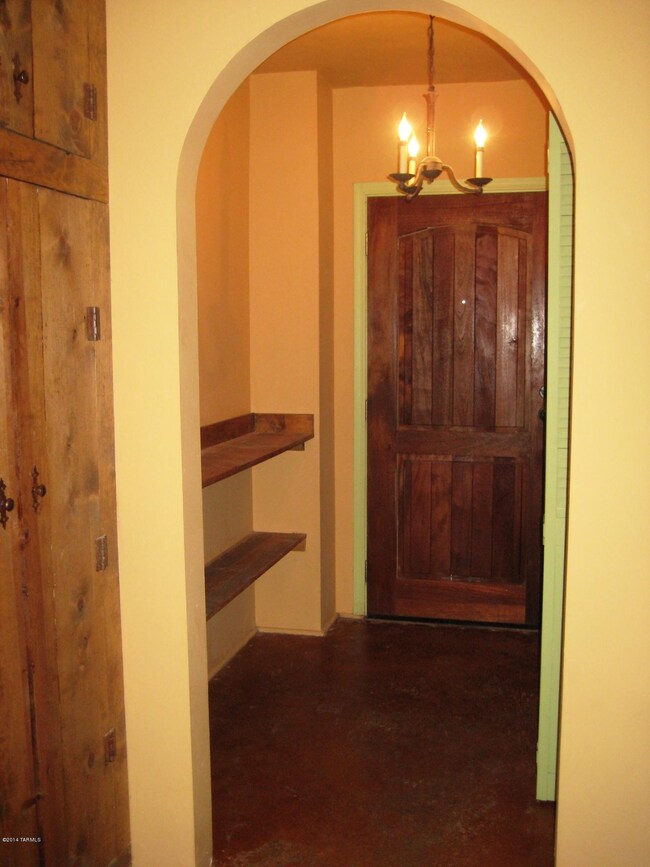 2215 E La Mirada St unit B, Tucson, AZ 85719 - photo 5