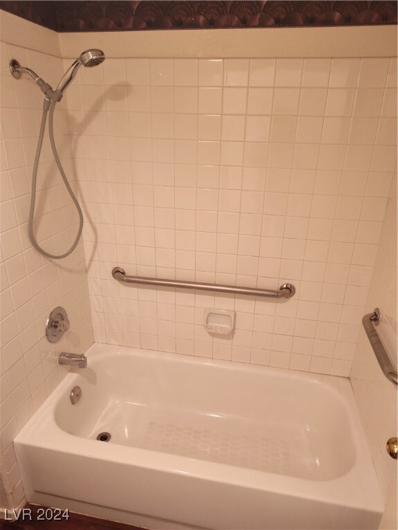 Clean as could be, full baths in primary and secon