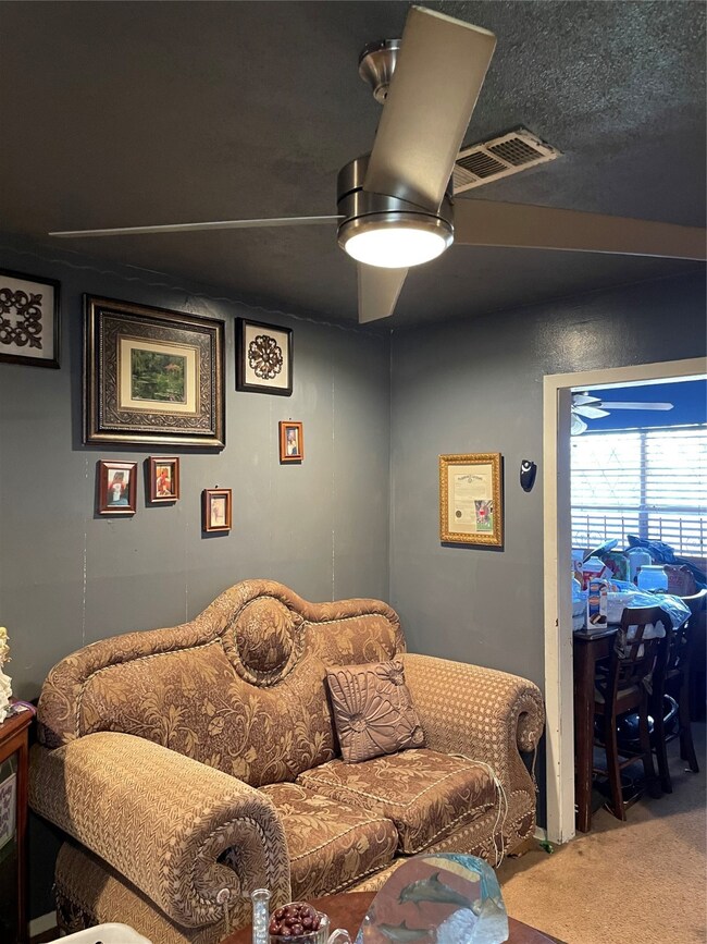 7335 Marilyn Ln, Houston, TX 77016 - photo 2