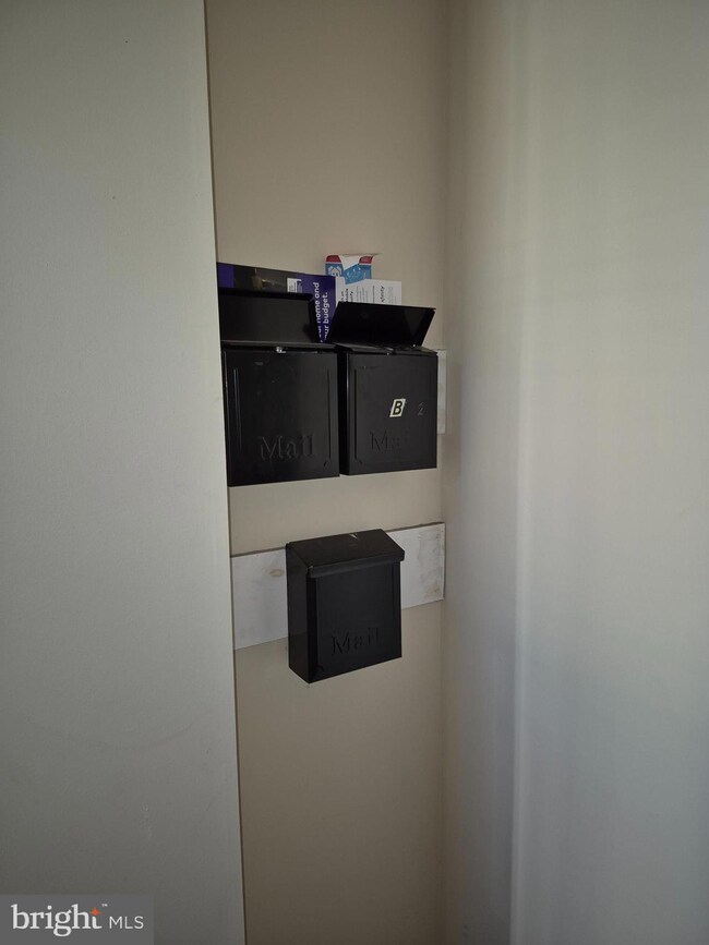 105 N 10th St, Reading, PA 19601 - photo 7