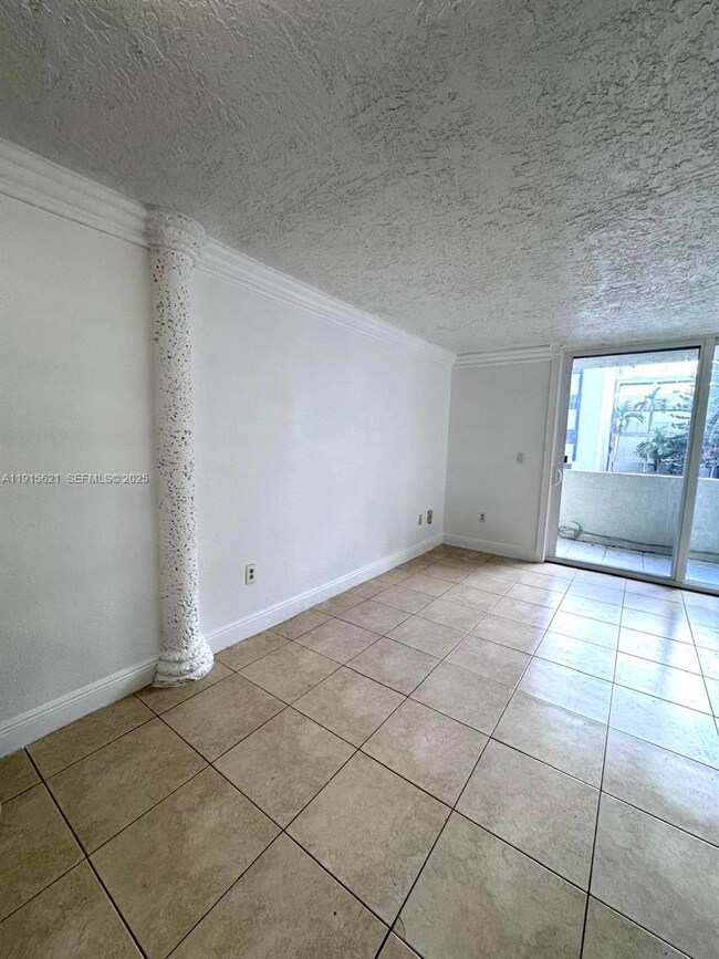10090 NW 80th Ct unit 1329, Hialeah Gardens, FL 33016 - photo 4