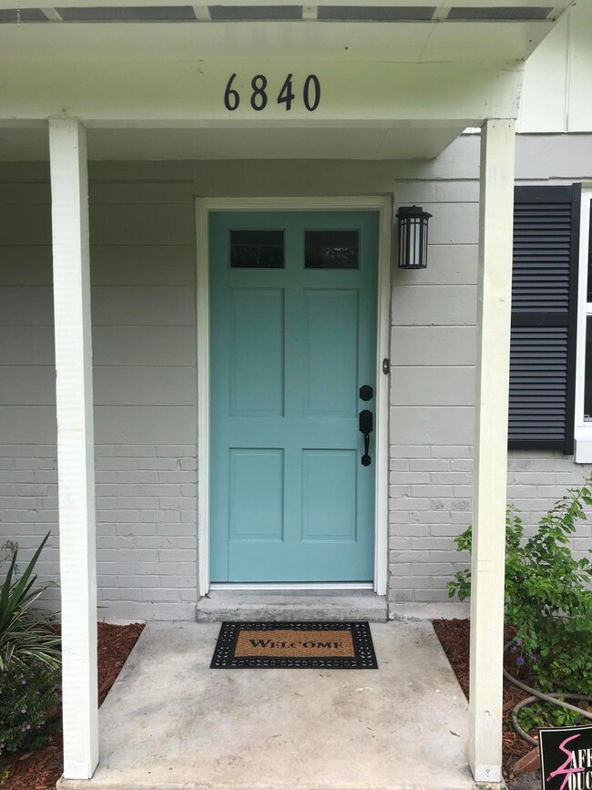 6840 Snow White Dr, Jacksonville, FL 32210 - photo 2