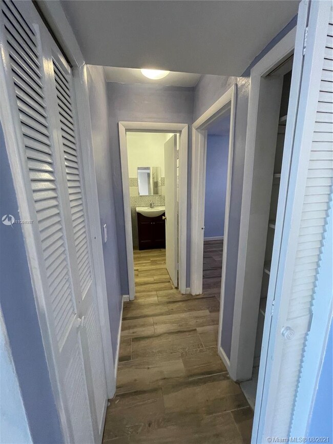 215 SE 3rd St unit 306C, Hallandale Beach, FL 33009 - photo 6