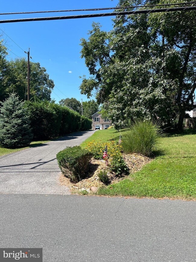 3816 Chestnut Rd, Middle River, MD 21220 - photo 4