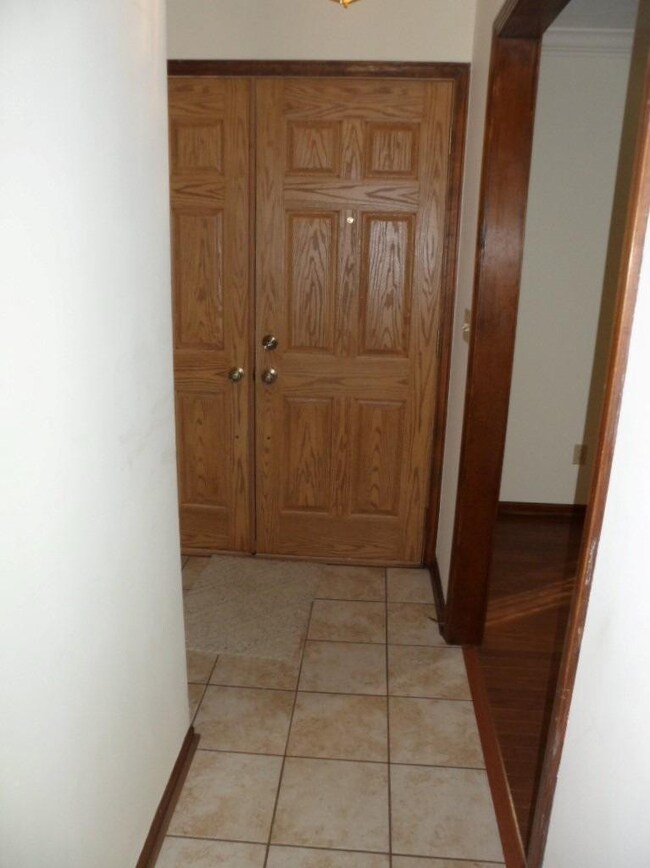 308 Farmbrook Cir, Frankfort, KY 40601 - photo 5