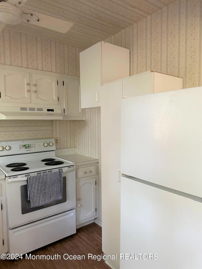 71D Sunset Rd unit 61, Whiting, NJ 08759 - photo 5