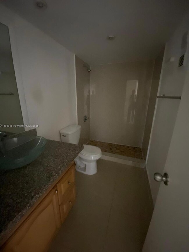 6970 NW 186th St unit 3-410, Hialeah, FL 33015 - photo 3