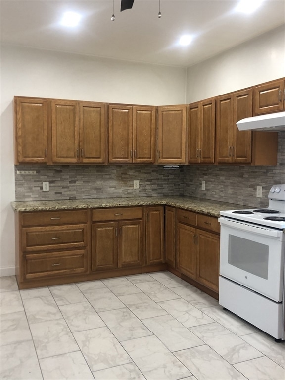 93 Pine St unit 1, Swampscott, MA 01907 - photo 2