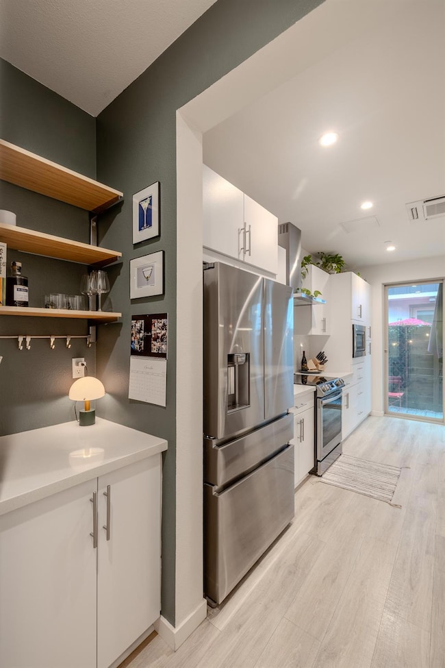 212 Log Pond Ln, Sacramento, CA 95818 - photo 5