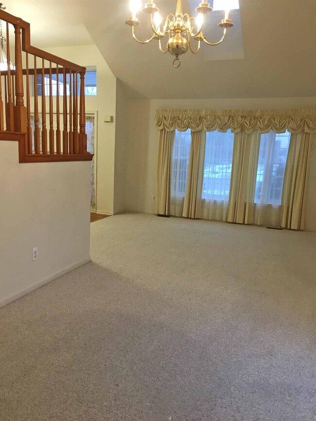 2279 Courtney Circle Ct, Ann Arbor, MI 48103 - photo 3