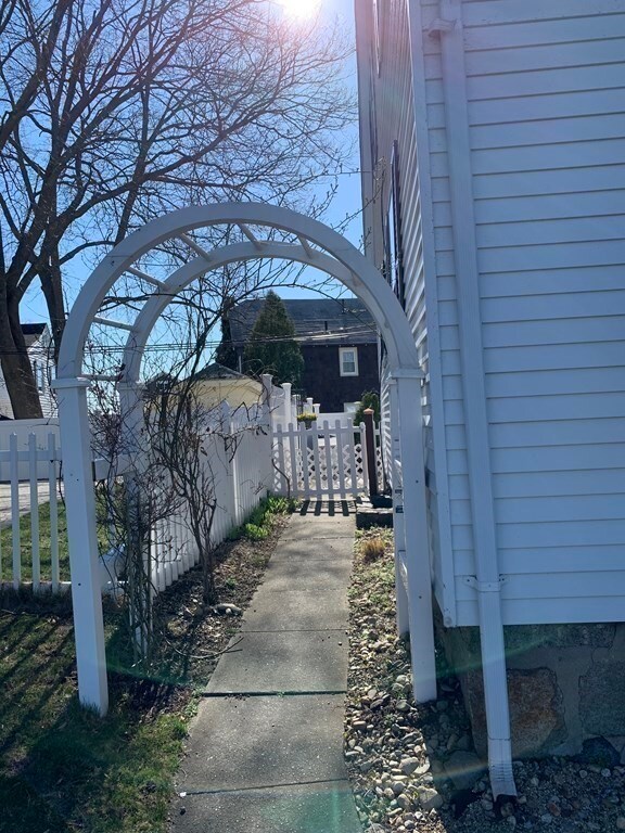 1391 Quincy Shore Dr, Quincy, MA 02169 - photo 6