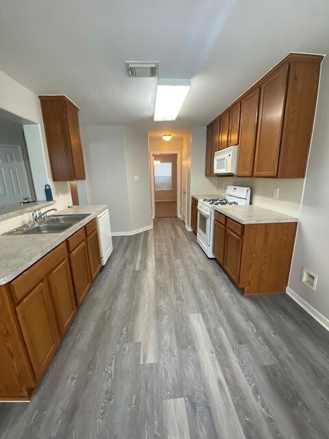 3615 Mahogany Trail, Pearland, TX 77584 - photo 4