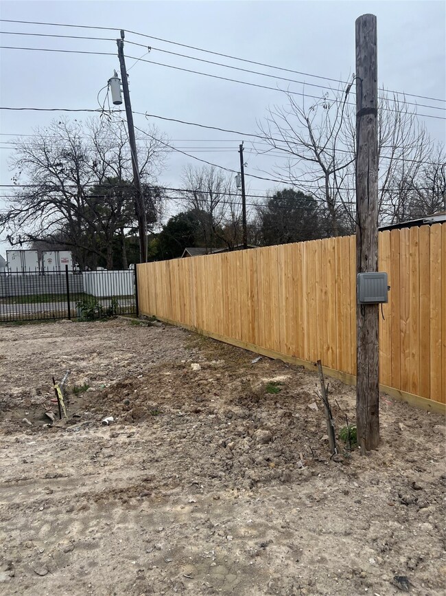 9746 Deer Trail Dr, Houston, TX 77038 - photo 7