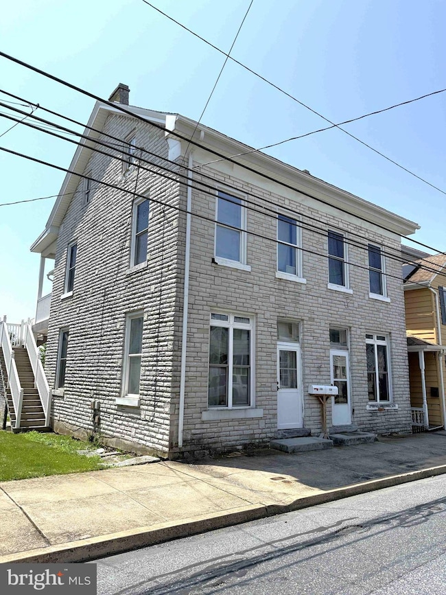 138 W Main Ave, Myerstown, PA 17067 - photo 2