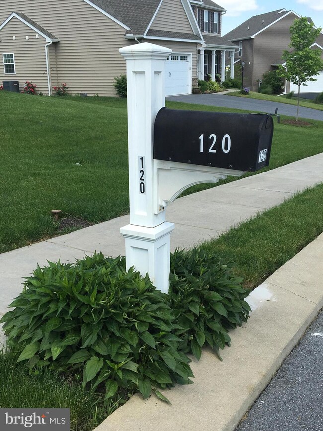 120 Greenfield Dr, Leola, PA 17540 - photo 3