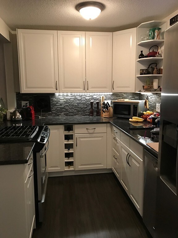 18 Gould St unit 2, Wakefield, MA 01880 - photo 5