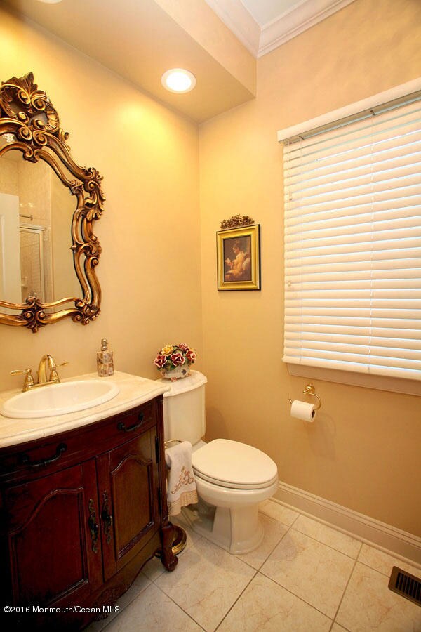 In Law Suite Bath
