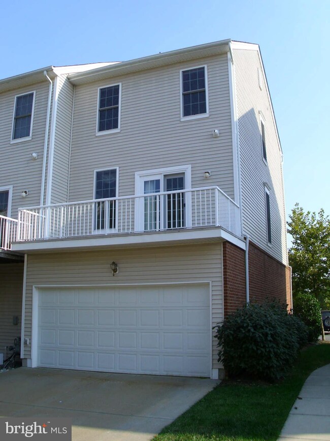 42804 Smallwood Terrace, Chantilly, VA 20152 - photo 2