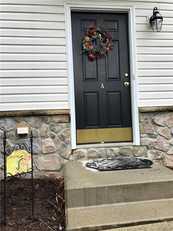 1791 Chateau Place unit A, Easton, PA 18045 - photo 2