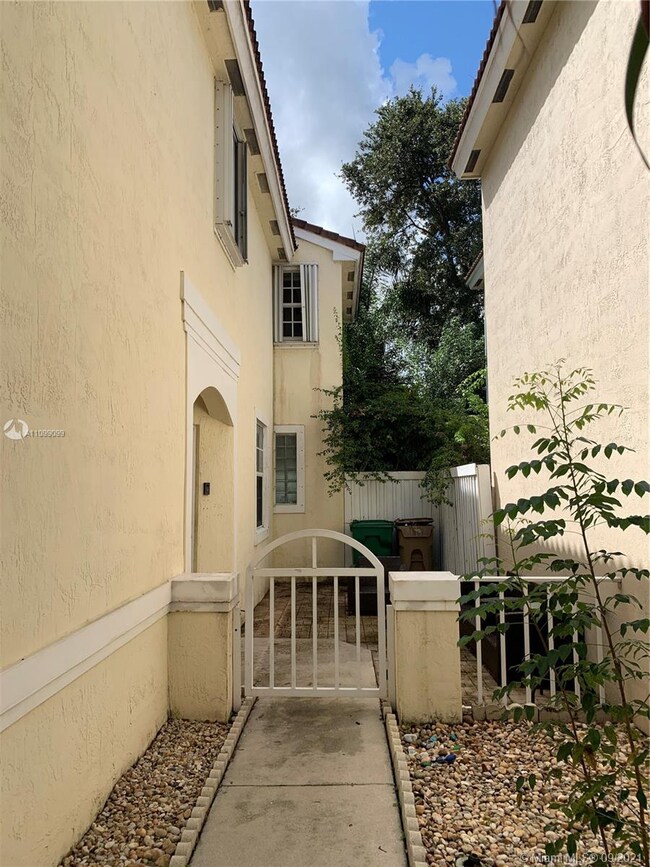 15302 SW 51st Manor, Davie, FL 33331 - photo 2