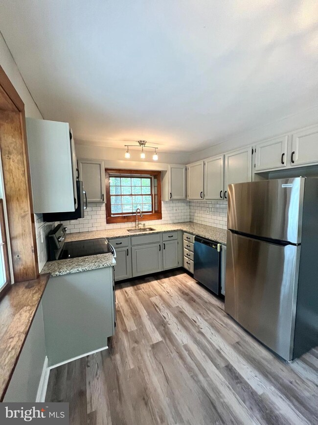 51 Albertson Ave, Clementon, NJ 08021 - photo 4