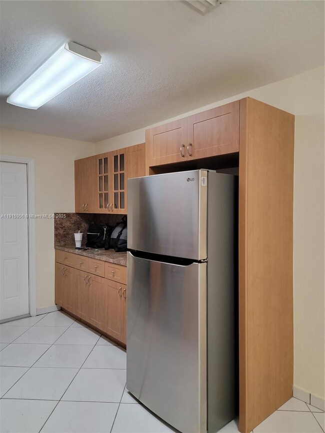 1037 W 23rd St unit Rear, Hialeah, FL 33010 - photo 6