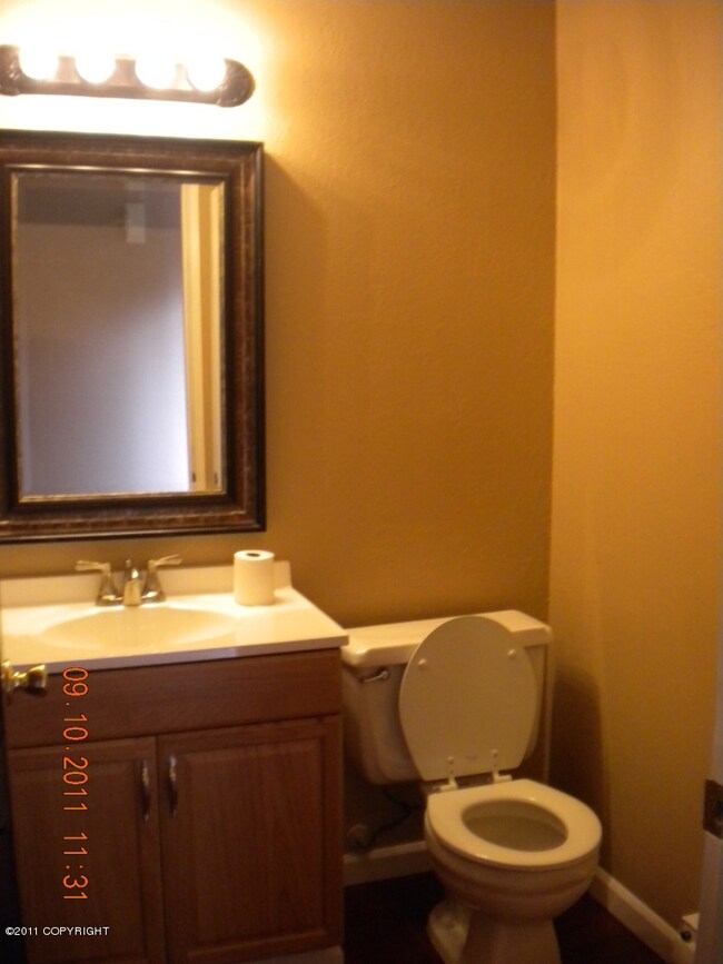 7760 Boundary Ave unit F4, Anchorage, AK 99504 - photo 4