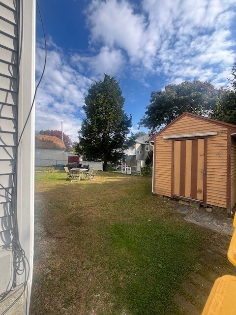 75 Winthrop St, Woonsocket, RI 02895 - photo 4