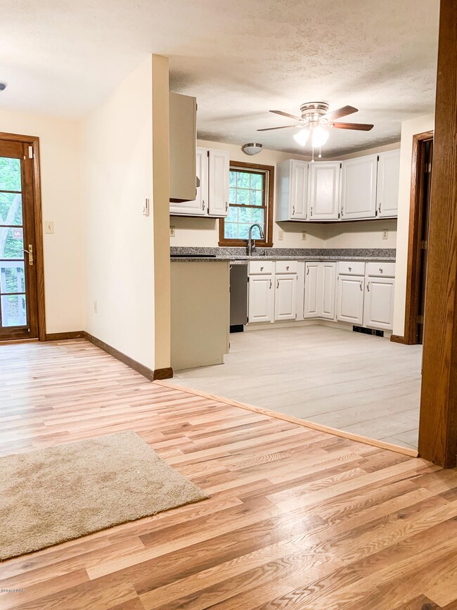 202 Lake Forest Dr, Dingmans Ferry, PA 18328 - photo 6