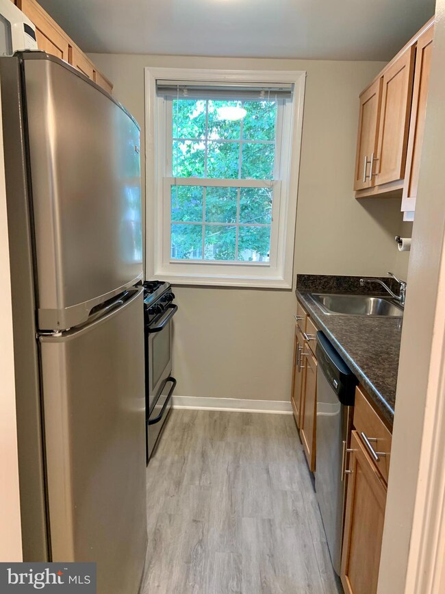 4308 2nd Rd N unit 4, Arlington, VA 22203 - photo 7