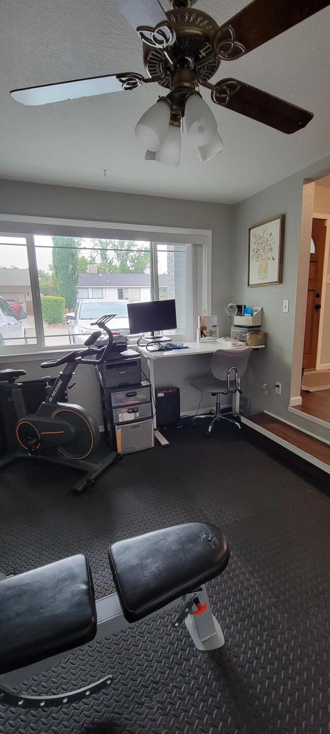 1117 5th St, Redding, CA 96002 - photo 7