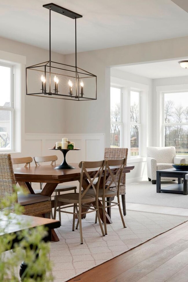 Dinette which opens to the cozy sunroom
