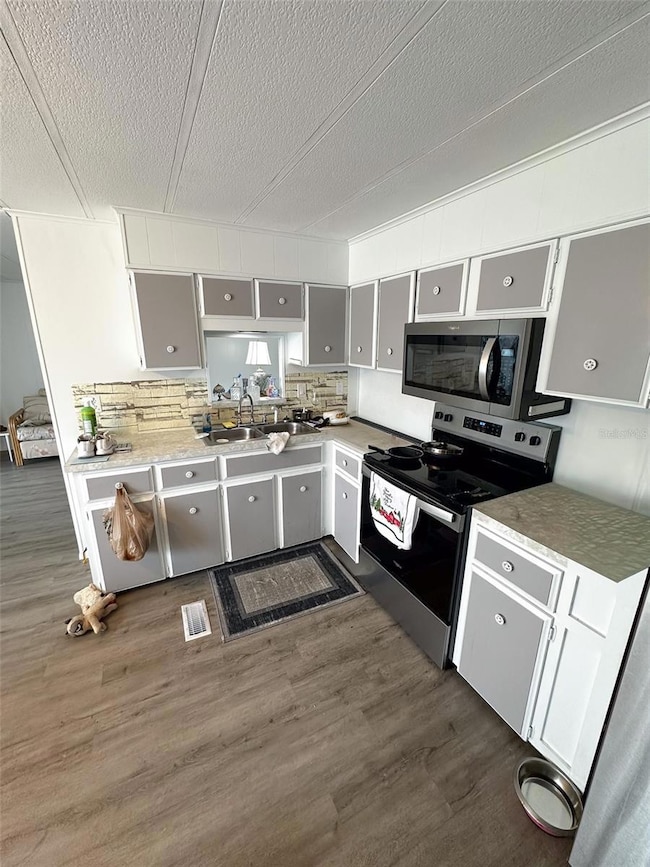 527 Egret Cir, Sebastian, FL 32976 - photo 4