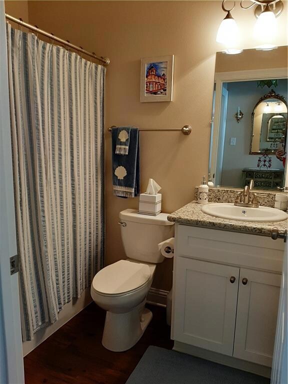 Guest Bath with granite counters.