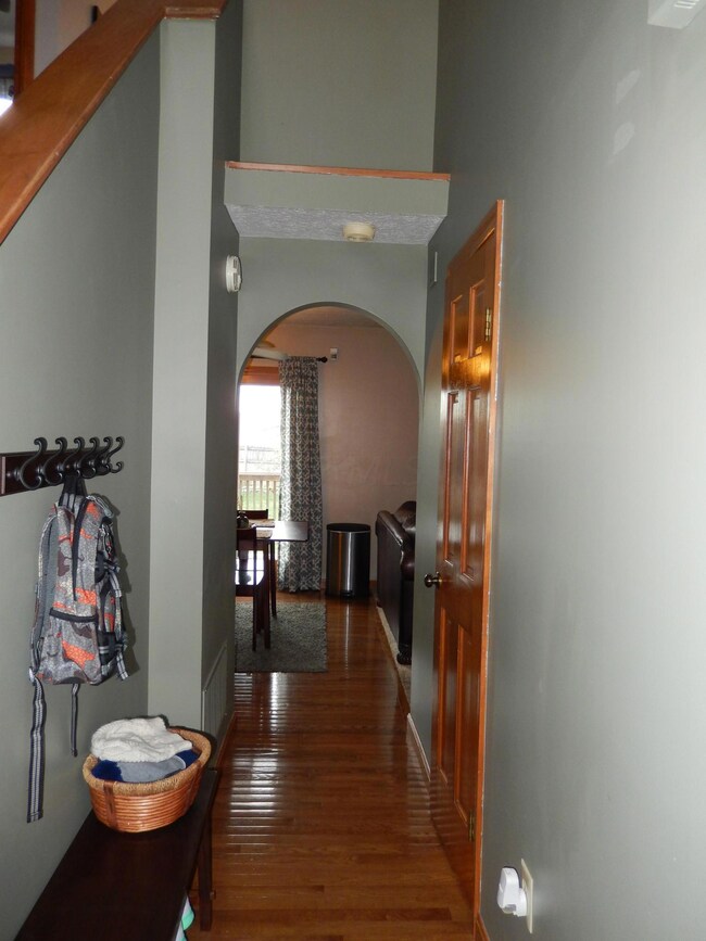 2048 Great Brook Dr, Columbus, OH 43223 - photo 4