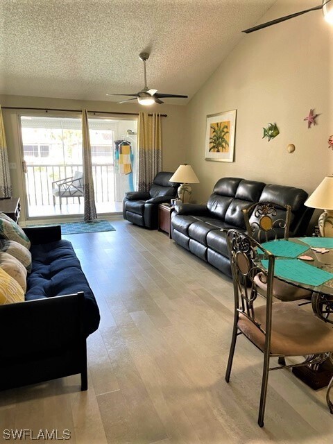 Living / Dining Rm