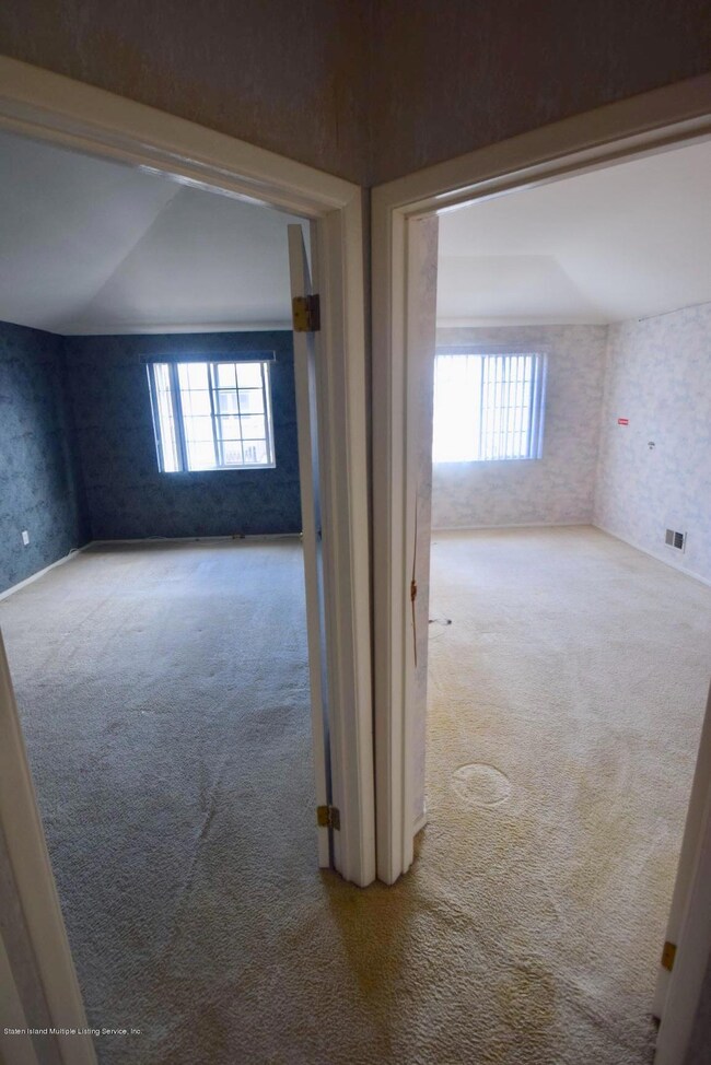 61 Country Dr E unit A, Staten Island, NY 10314 - photo 6