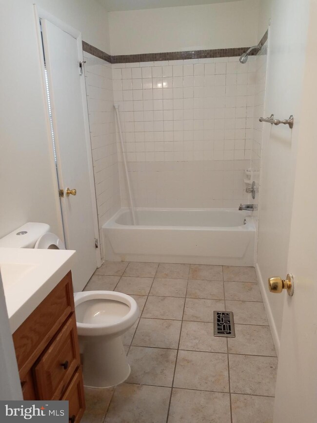 5615 Westgate Rd, Lanham, MD 20706 - photo 3