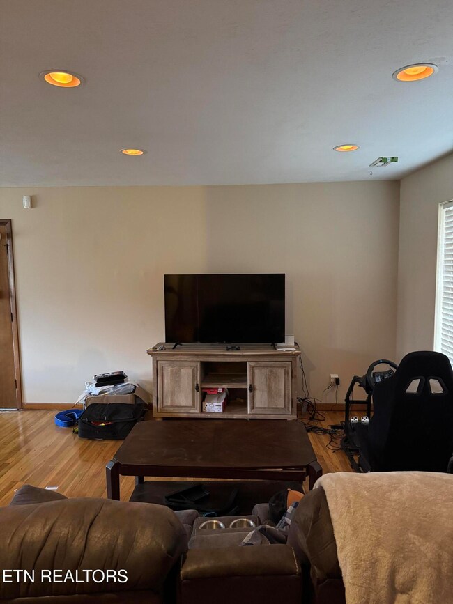 7215 N Ruggles Ferry Pike, Knoxville, TN 37924 - photo 5