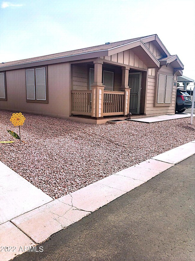 PIC BROADWAY 136 FRONT SIDE 2